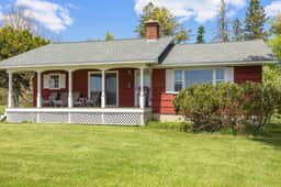 Spindle Cottage · Spindle Cottage on the Shore!