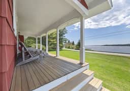 Spindle Cottage · Spindle Cottage on the Shore!
