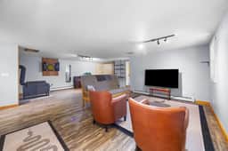 Pine Hill Cottage · Serene Pondside Cottage w/Private Island Cam
