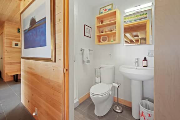 Starr House · Oak Point Bluff! Oceanfront!