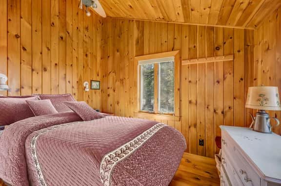 Tide's Edge Cottage · Tide's Edge-New Oceanfront!