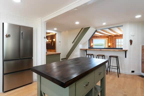 Sandy Point Cottage - Oceanfront!