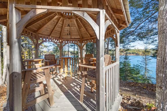 Rhumbline Cottage - NEW! Waterfront!
