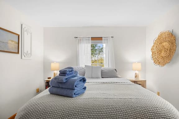 Sand Cove Cottage · Sand Cove Cottage-New!