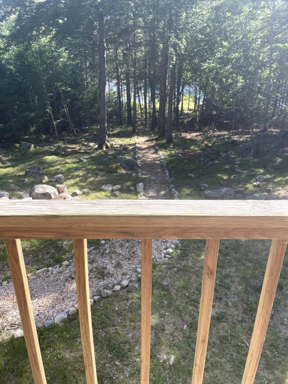 Cabin on Noyes Pond  · Rustic and Stylish Cabin on Stunning Sere